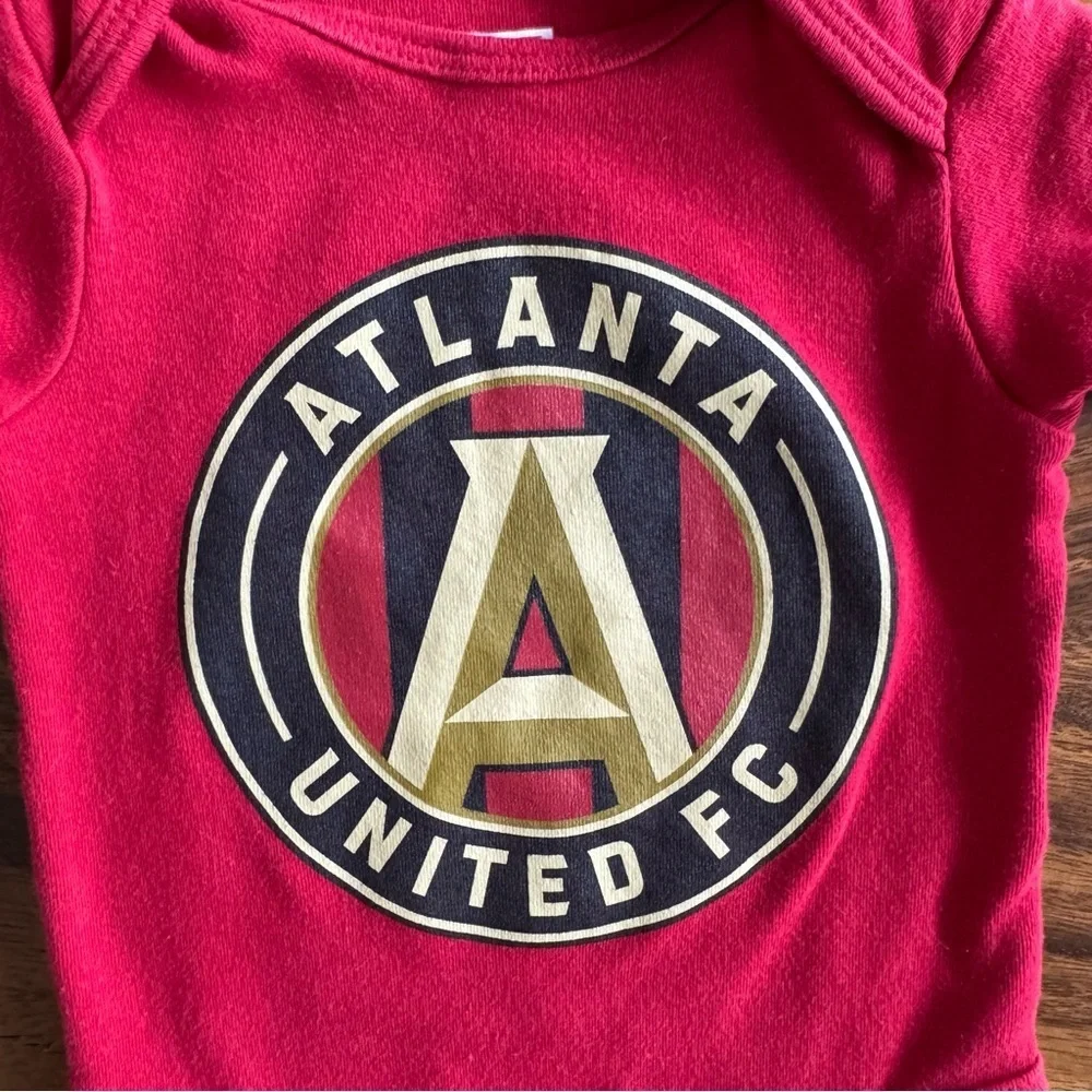 Atlanta United FC  Soccer MLS Red Baby Bodysuit size 3-6M